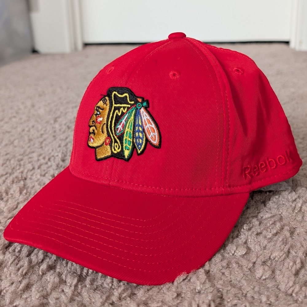 Reebok 2014 Chicago Blackhawks Red Face Off Headwear FitMax 70 Fitted Cap S/M